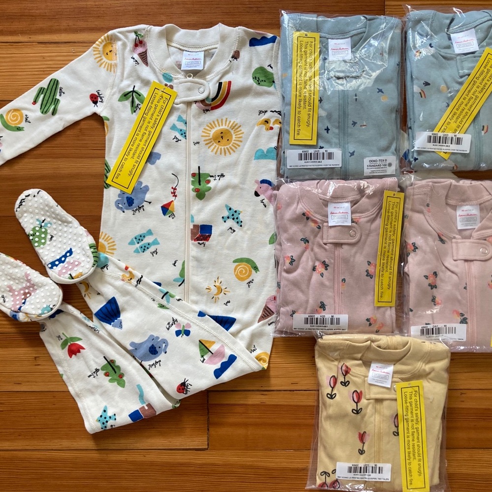 Sold out —-  footed Hanna Andersson pajamas sleepwear 90cm